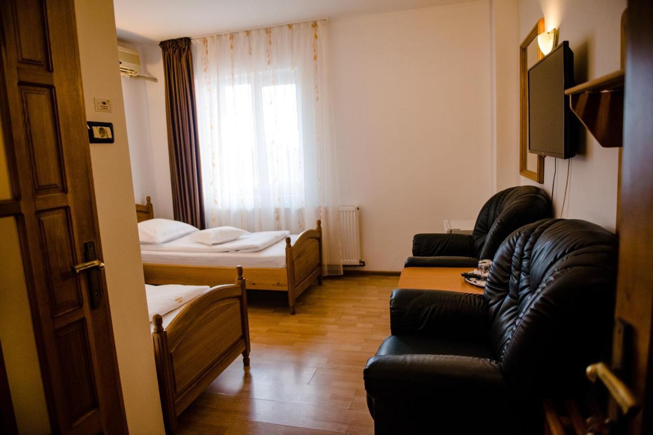 Pensiune Roua 2 Arad Exterior foto